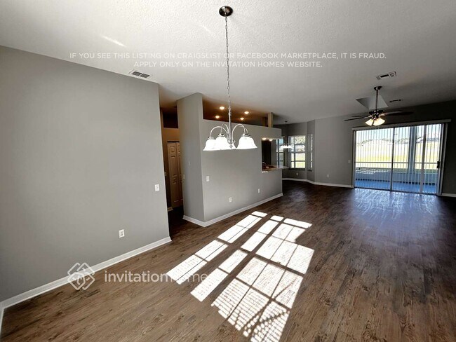 Photo - 7077 Hazeltine Cir