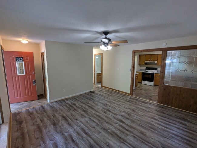 Photo - 325 Reeceburg Rd SE