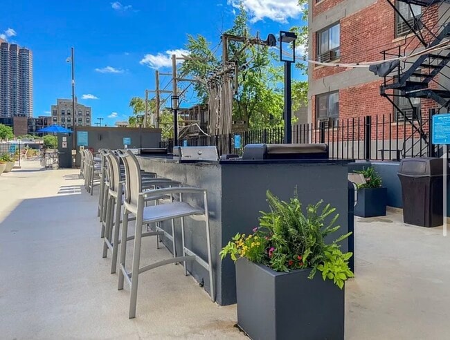 Photo - 655 W Irving Park Rd