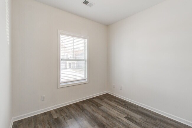 Photo - 246 Honey Hill Way