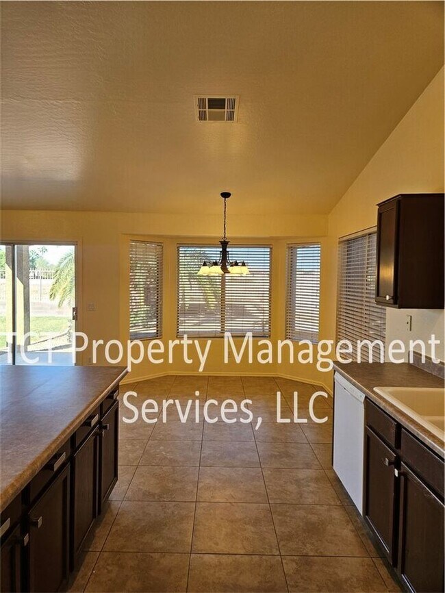 Photo - Beautiful Gilbert Home in the Coronado Ranch!