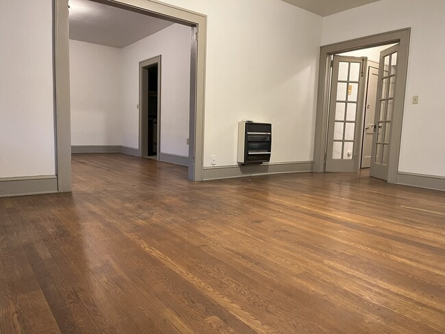 Building Photo - 423 Locust St Unit 423 Locust St #1 Rental