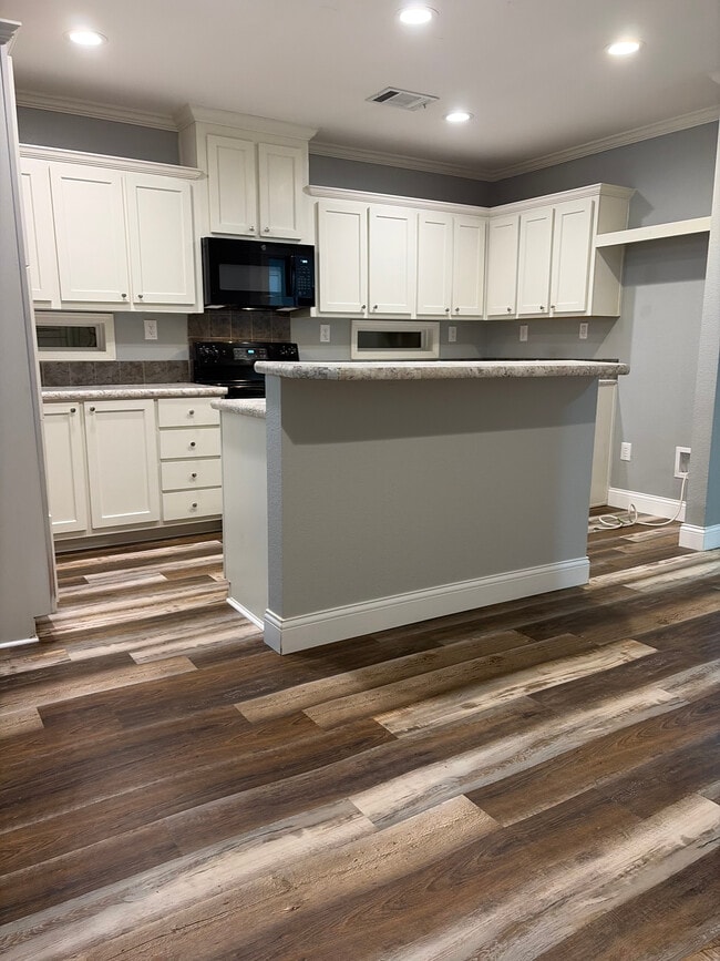 Photo - 511 S California St