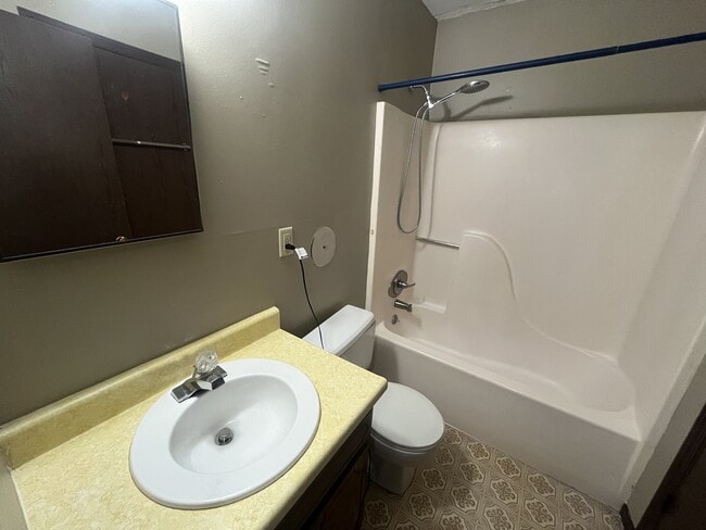 Photo - 511 Laurel St