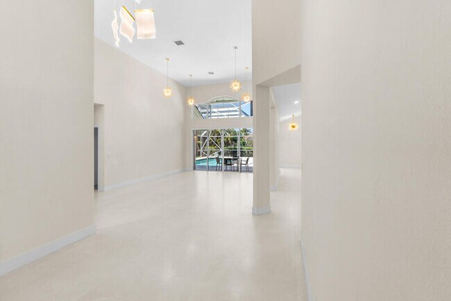 Photo - 7686 La Corniche Cir