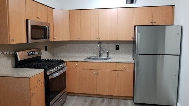 Building Photo - 4300 SW 67th Ave Unit 26 Rental