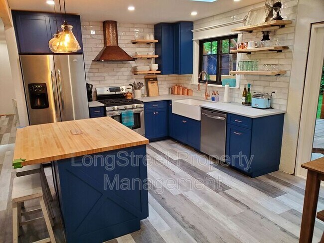 Photo - 2910 NW Miller Ln