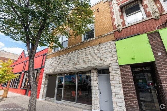 Building Photo - 3218 W Lawrence Ave Rental