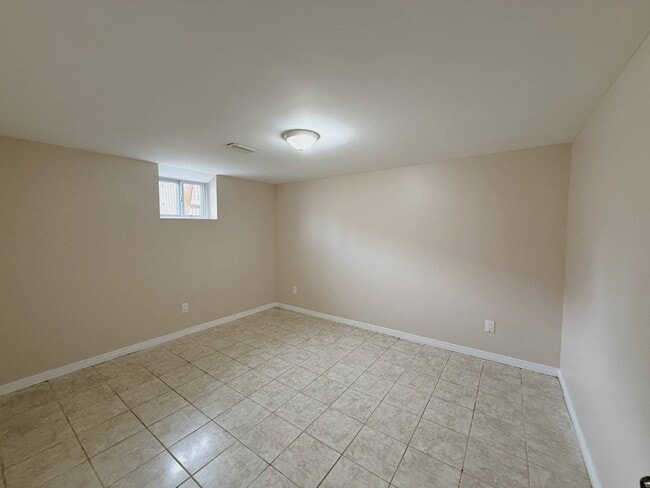 Photo - 220 Ellington Dr Unité BSMT