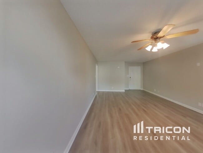 Photo - 421 Faulkner Dr