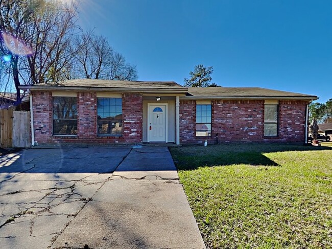 Large 3/2 Home! - Large 3/2 Home!