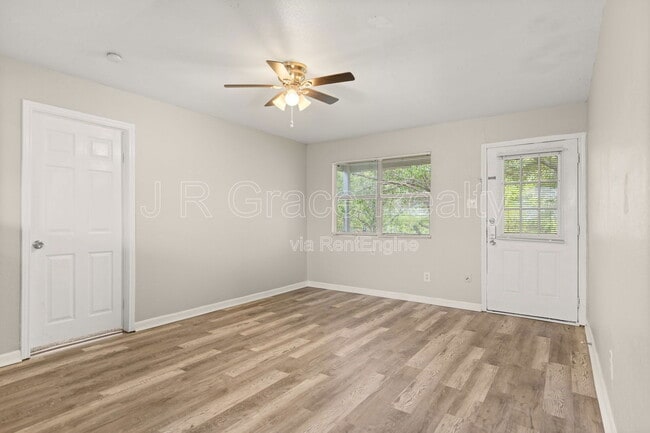 Photo - 4404 Pecan Ln