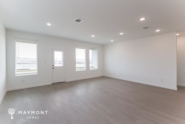 Photo - 2255 Ft Davis Pass