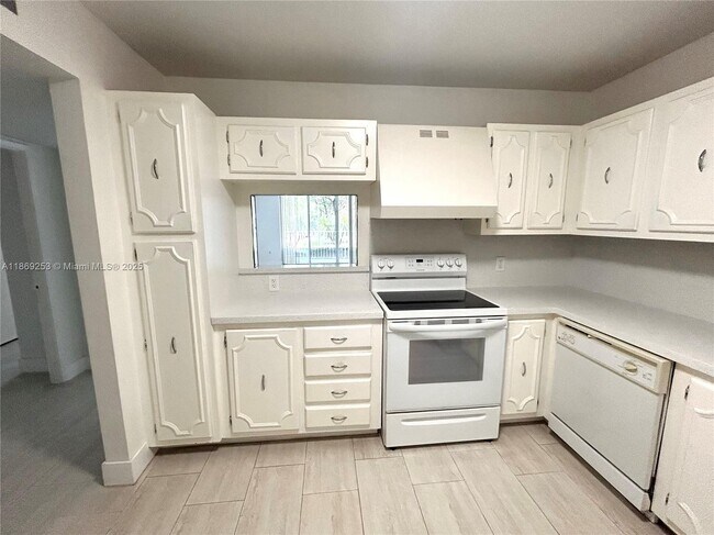 Photo - 2851 NE 183rd St Unit 110E