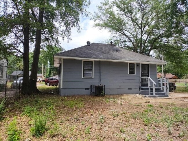 Photo - 3451 Sharpe Ave