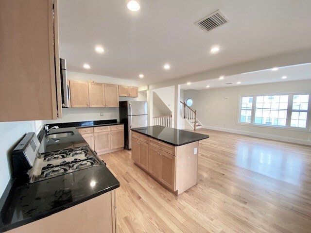 Photo - 20 Plainfield St Townhome