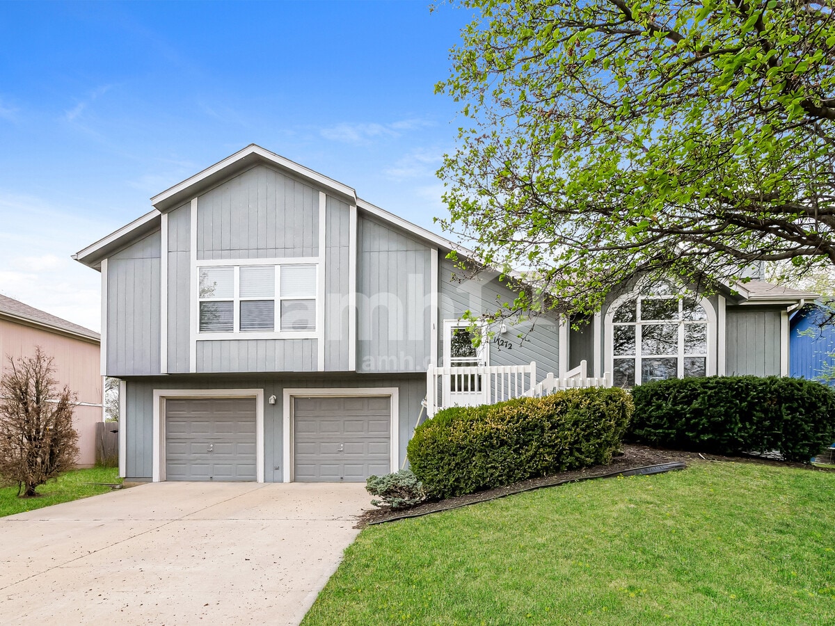 Photo - 17272 Jennifer St