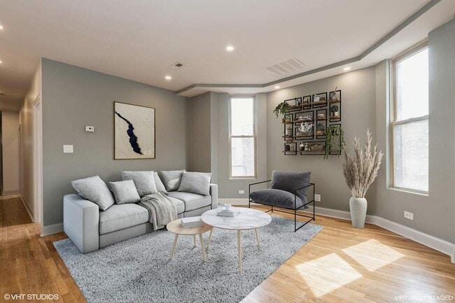 Photo - 1446 W Irving Park Rd Unit 2