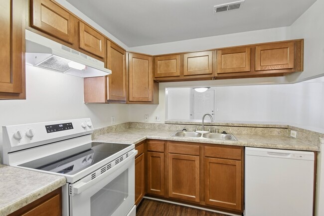 Photo - Stonegate Apartments