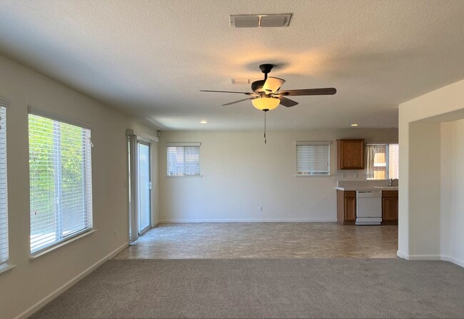 Photo - Nice 4 Bedroom Family Home for Rent in Great Rocklin Location
