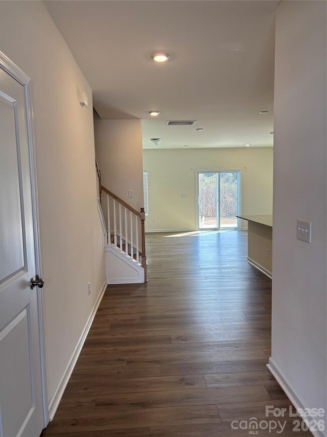 Photo - 5211 Maynard Hl Dr