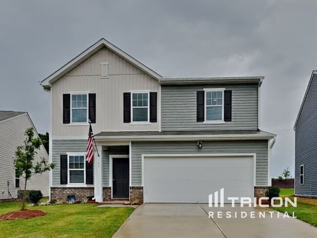 Photo - 141 Gladstone Loop