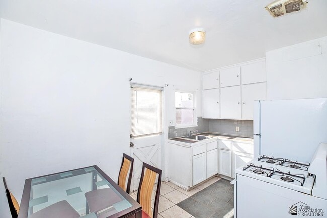Photo - 531 S 1st Ave