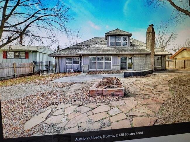 Photo - 3 Bed  2 1/2 Bath