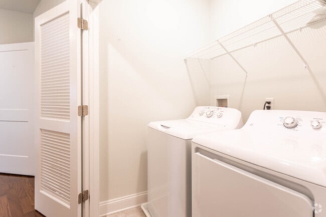 2BR, 3BA w/Study - 1,864SF - In-Unit Laundry