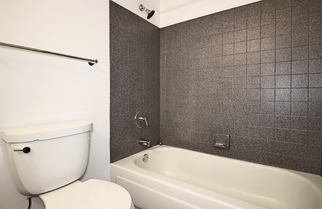 Photo - 425 E Ohio St