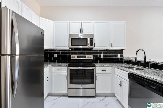 Photo - 535 Main St Unit 12