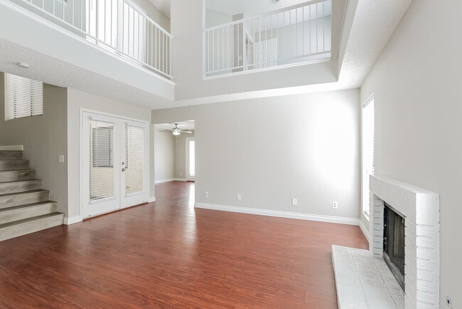 Photo - 405 Tobler Dr