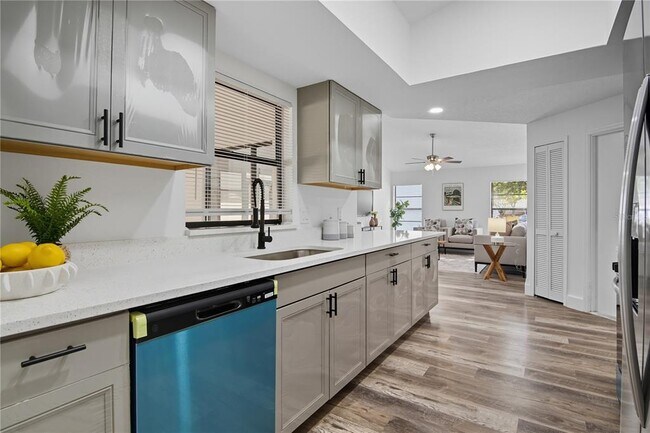 Photo - 205 Red Maple Dr