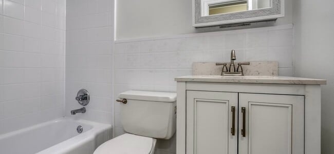 Photo - 2 Center Rd Unidad A4