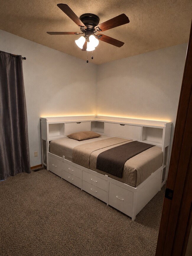 Photo - 936 Alma Dr