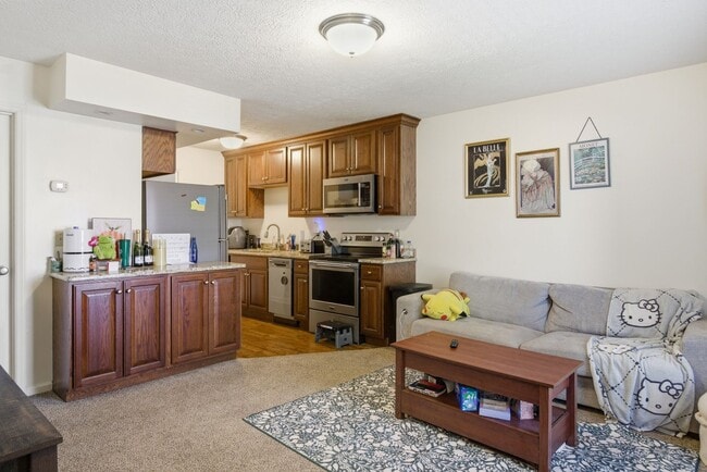 Photo - Pet Friendly 2 Bed/2 Bath Townhouse Close to Campus