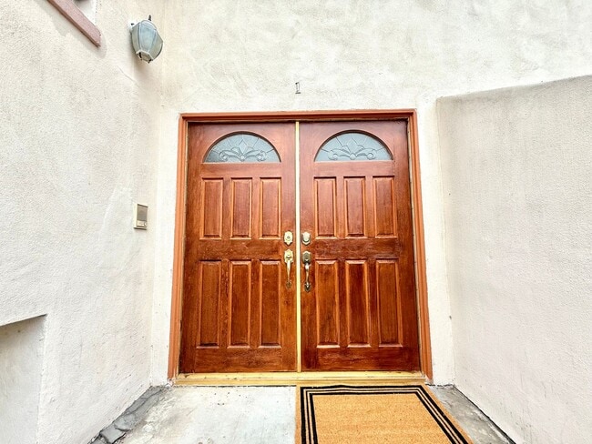 Photo - Cozy Renovated Townhome in Gardena!