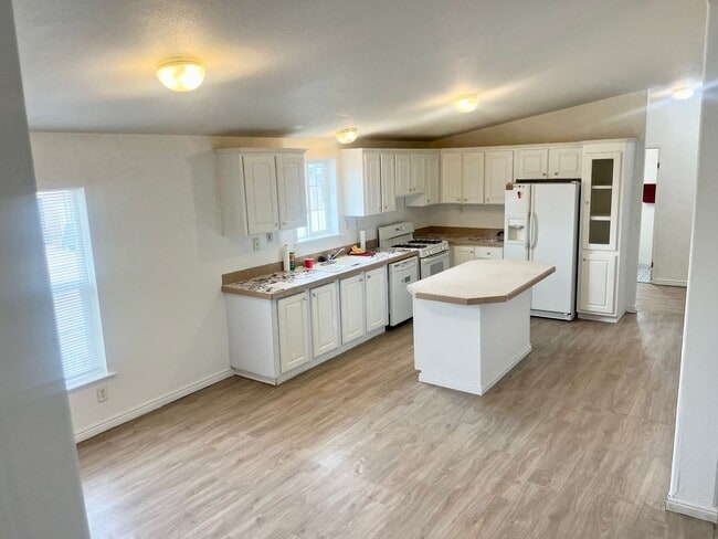 Building Photo - Beautiful Home in Excellent Herriman Location!
