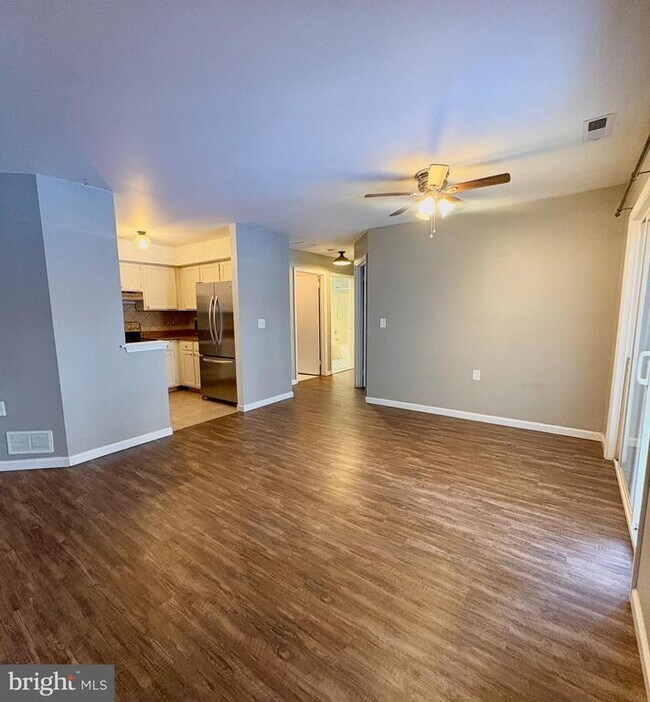 Photo - 416 Walden Cir