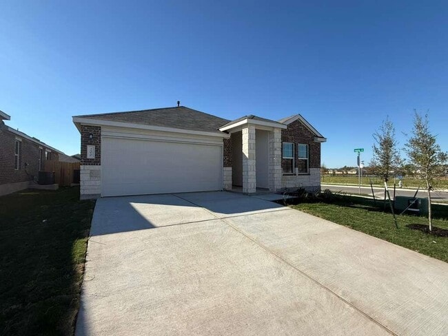 Photo - 200 Herald Dr