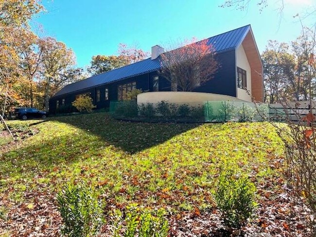 Photo - 9 Willow Pond Rd