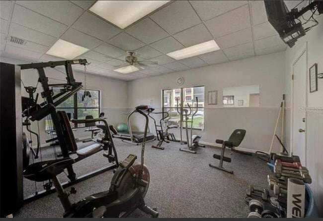 Fitness center - 5817 Park St N Unidad 409