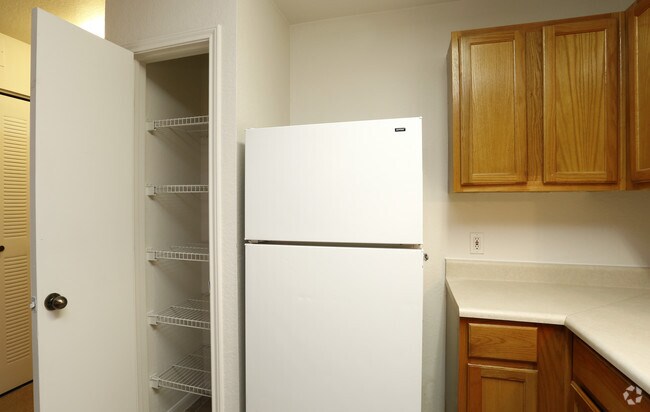 Despensa* - Pebble Brooke Apartments