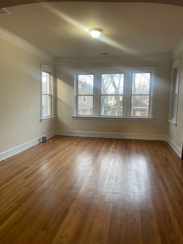 Photo - 8735 S Manistee Ave Unidad 2