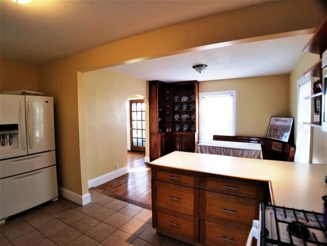 Photo - 27 Yasgur Rd