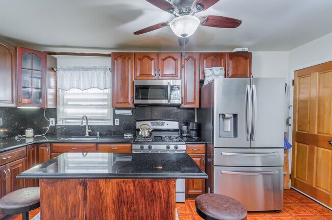 Photo - 310 Cator Ave Unit 1