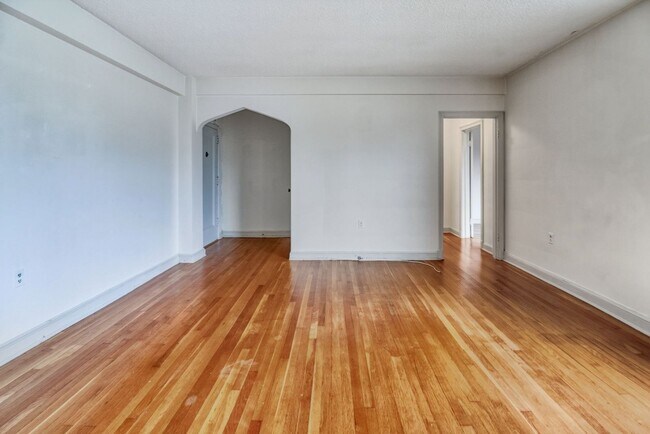 Photo - Spacious 1BR/1BA in Fabulous Cathedral Heights neighborhood!