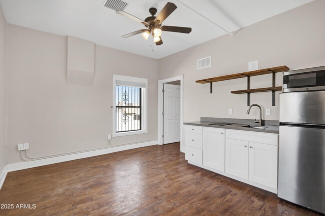 Photo - 5753 W Glendale Ave Apartamento Unidad 202