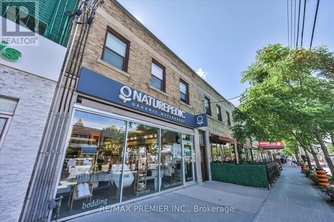 Photo - 1615 Bayview Ave