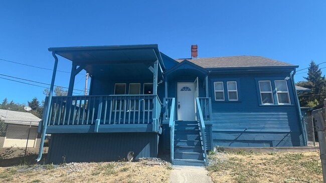 Building Photo - 1724 NE Klamath Ave